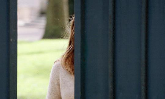 有地狱1980年由(恐怖片导演才是选美界的祖师爷!这些恐怖片女主一个比一个惊艳)